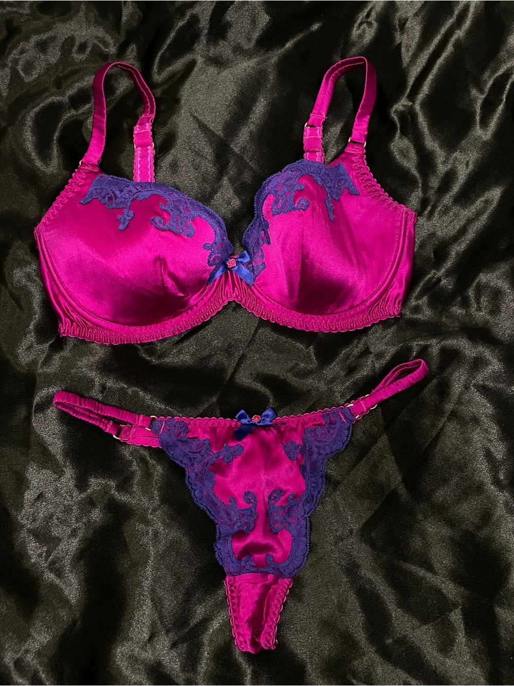 Agent Provocateur Molly Fuchsia Satin/Silk Bra & Thong Set in 34DD, AP2 (US 4) - Picture 1 of 14